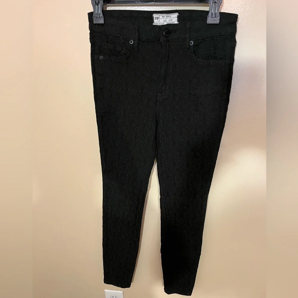 Free People Black Peyton Jacquard Skinny Jeans Sz 28 EUC